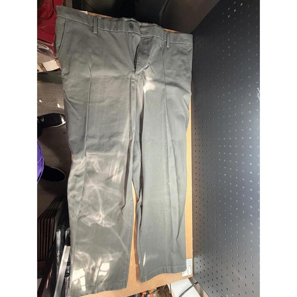 Dockers Mens Workday Khaki Pants Size 44W 32L Gray NWOT